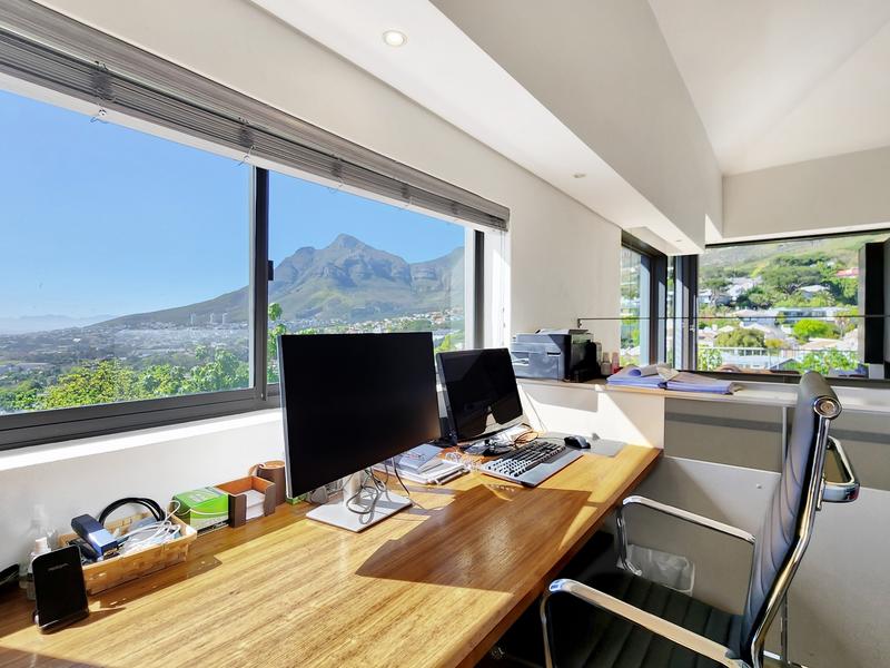 4 Bedroom Property for Sale in Higgovale Western Cape